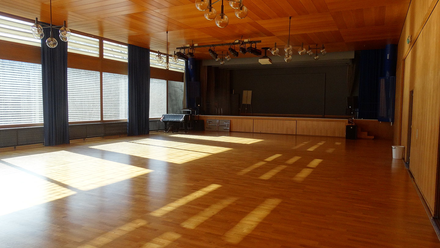 Schulhaus Stucki, Thörishaus; Aula mit Vorraum