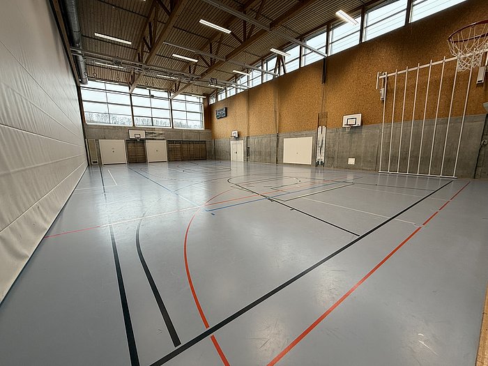 Halle 1 - Gerätehalle m. Spiegelwand, Bild #