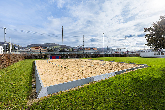 Schulanlage Mühlacker - Rasen und Beachvolleyballfeld, Bild 1 / 1