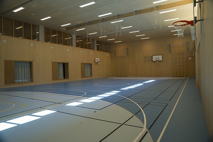 Burghalde Sporthalle 3 (unter Sockelbau), Bild #2