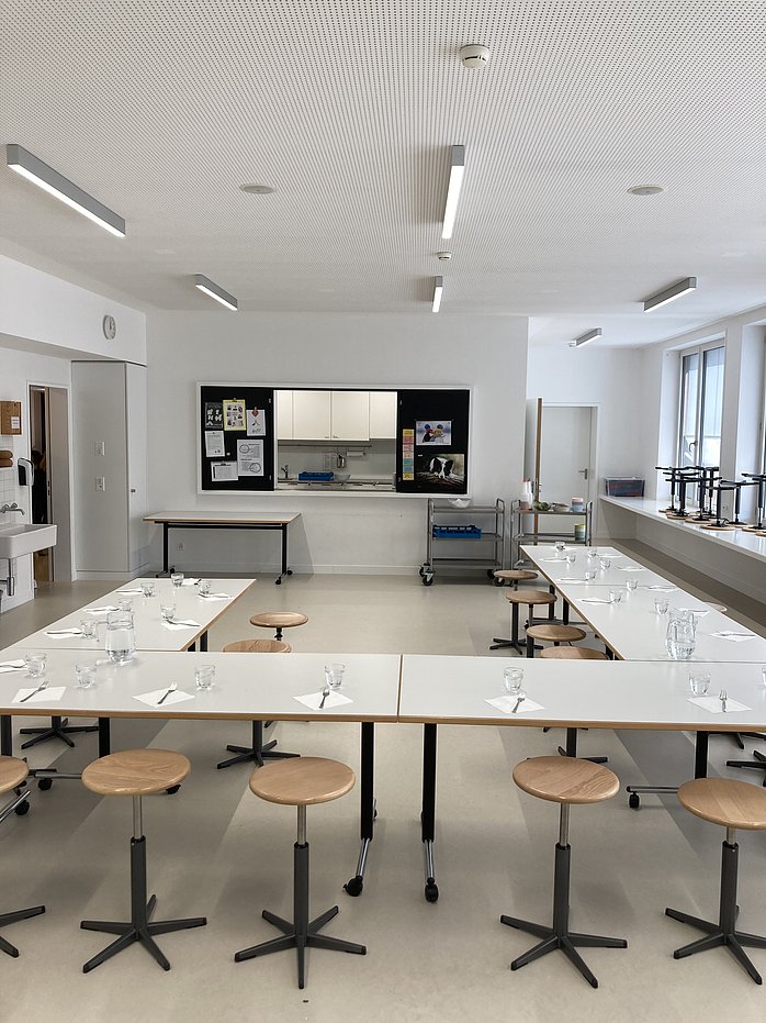 Kleinküche Schulhaus Chrüzacher, Bild 2 / 2