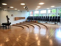 Schulhaus Tannegg Singsaal, Bild #1