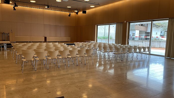 Gemeindezentrum (GdZ): Gemeindesaal, Bild 2 / 6