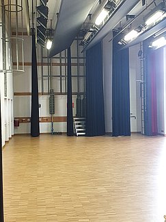 Mehrzweckhalle (MZH): Bühne, Bild #2