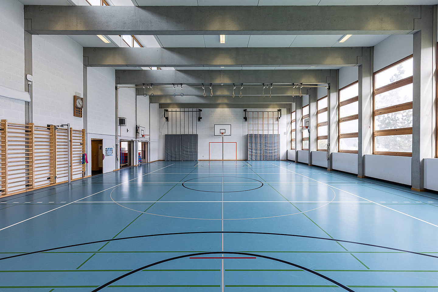 Schulanlage Mühlacker - Turnhalle über dem Schwimmbad