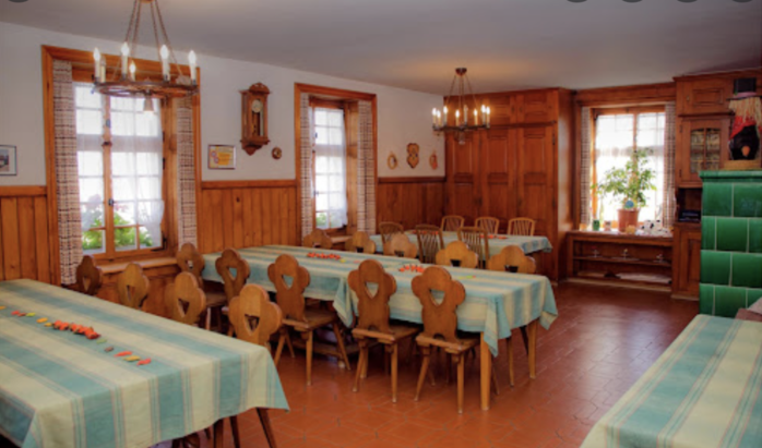 Schlosshof Pfeffingen - Buurestube, Bild 2 / 3